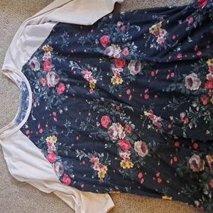 EUC Torrid t-shirt.